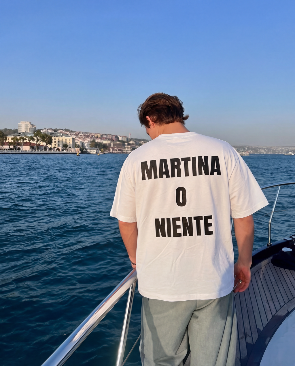 "MARTINA O NIENTE" Oversized T-Shirt